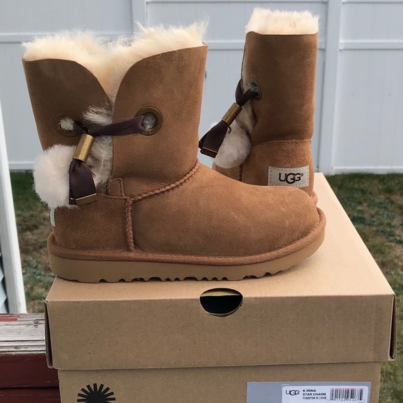 UGG K IRINA STAR CHARM - Picture 8 of 8